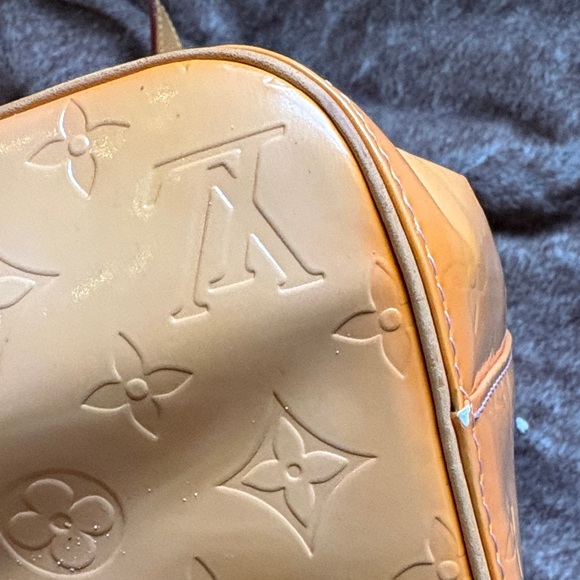 Louis Vuitton Light orange Vernis Houston Embossed Tote - Picture 4 of 14
